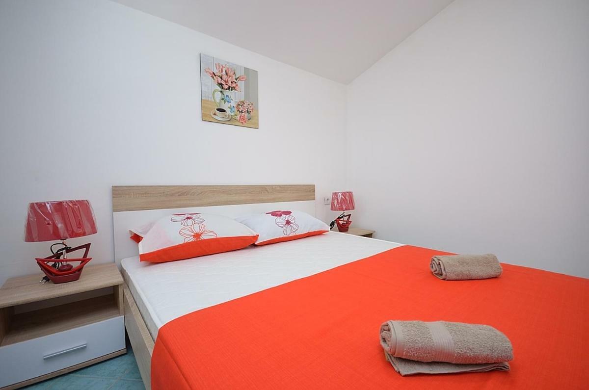 Apartmani Ana Tribalj 外观 照片