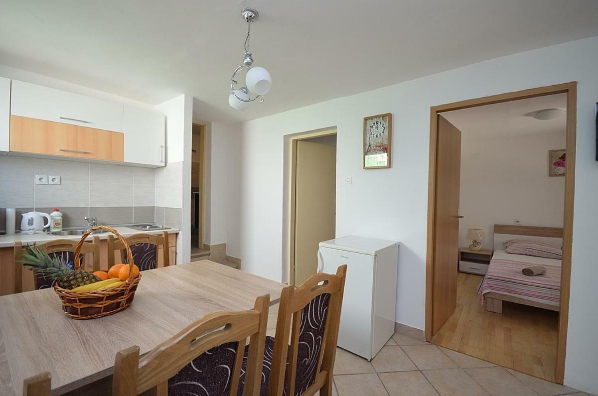 Apartmani Ana Tribalj 外观 照片