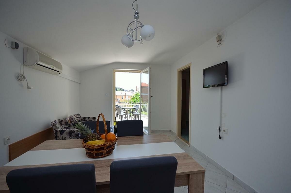 Apartmani Ana Tribalj 外观 照片