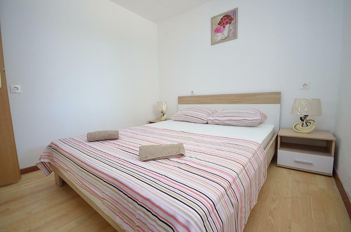 Apartmani Ana Tribalj 外观 照片